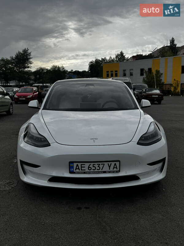 Tesla Model 3 2021