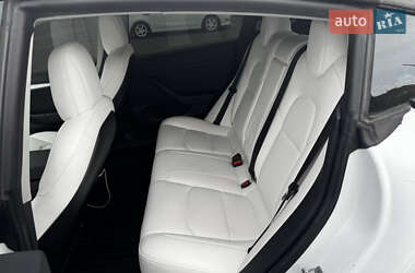 Седан Tesla Model 3 2021 в 