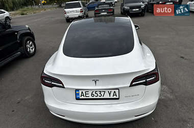 Седан Tesla Model 3 2021 в 