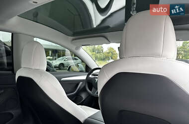 Седан Tesla Model 3 2021 в 