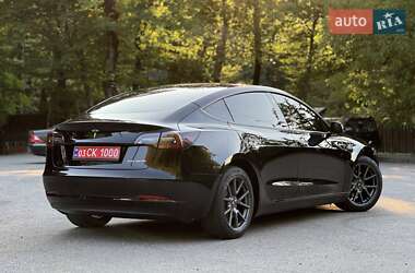 Седан Tesla Model 3 2021 в 