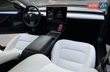 Седан Tesla Model 3 2021 в 