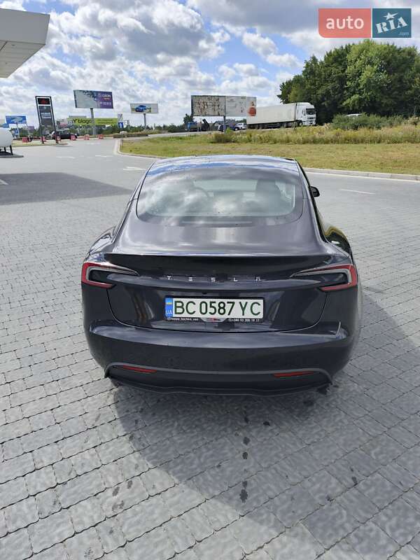 Седан Tesla Model 3 2024 в Львове