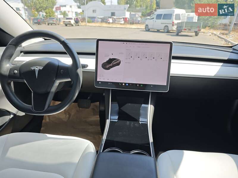 Седан Tesla Model 3 2018 в Миколаєві