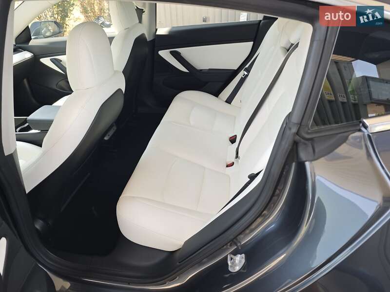 Седан Tesla Model 3 2018 в Миколаєві
