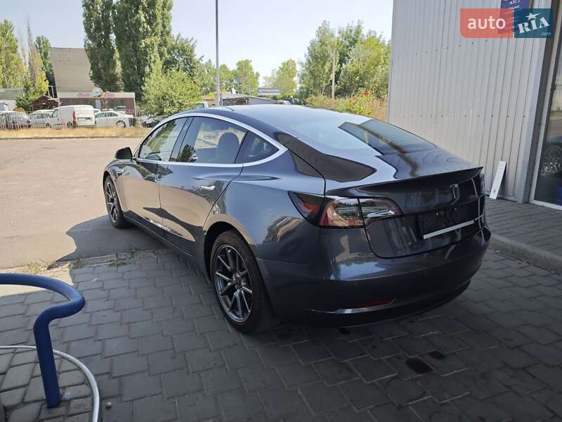 Седан Tesla Model 3 2018 в Миколаєві