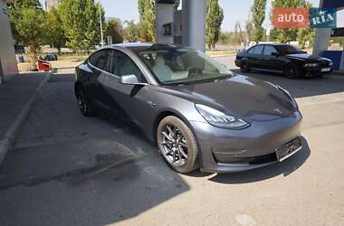 Седан Tesla Model 3 2018 в Миколаєві