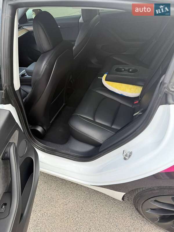 Седан Tesla Model 3 2021 в Днепре