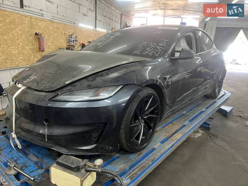 Седан Tesla Model 3 2024 в Киеве