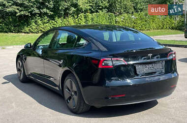 Седан Tesla Model 3 2020 в 