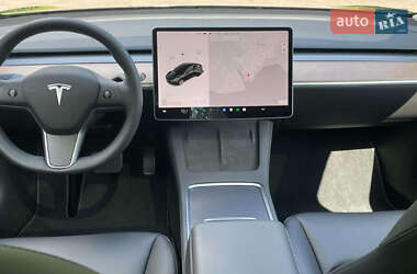 Седан Tesla Model 3 2020 в 