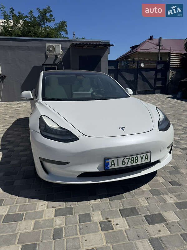 Tesla Model 3 2019