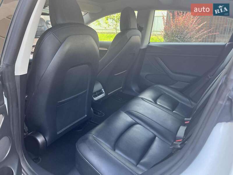 Седан Tesla Model 3 2022 в Тлумаче
