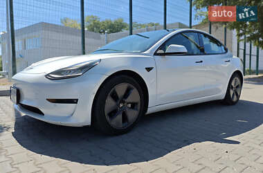 Седан Tesla Model 3 2020 в 