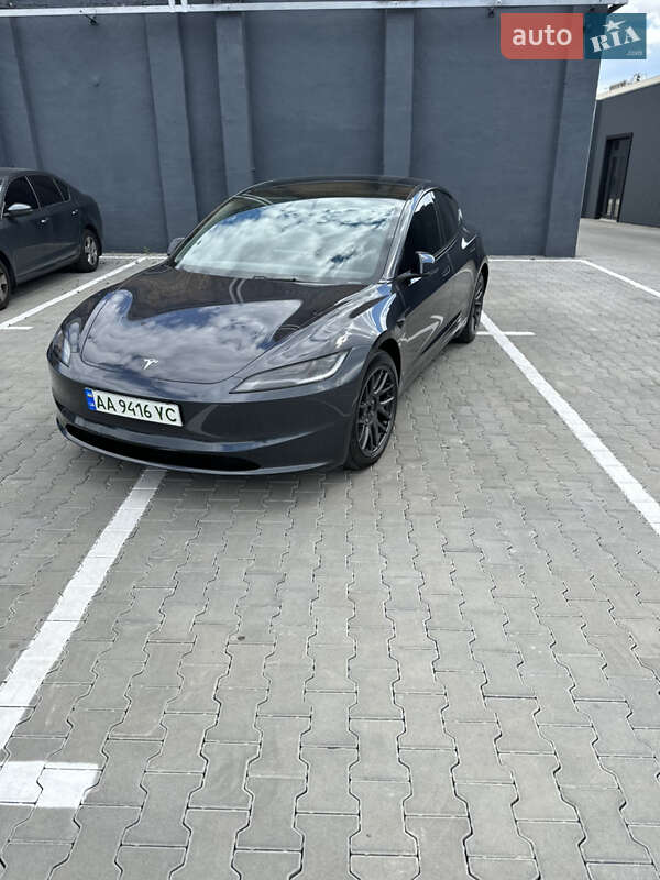 Седан Tesla Model 3 2024 в Києві