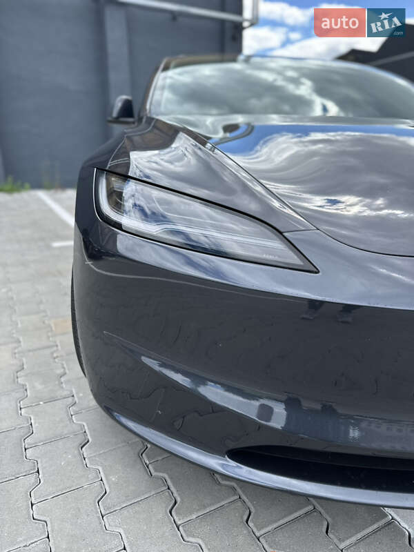 Седан Tesla Model 3 2024 в Києві