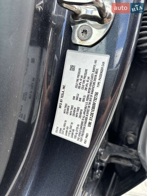 Седан Tesla Model 3 2024 в Києві