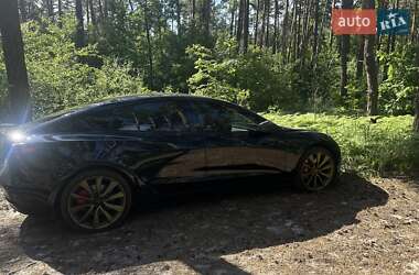 Седан Tesla Model 3 2020 в 