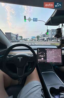 Седан Tesla Model 3 2020 в 