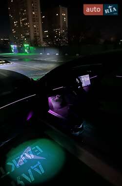 Седан Tesla Model 3 2020 в 