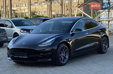 Седан Tesla Model 3 2020 в 