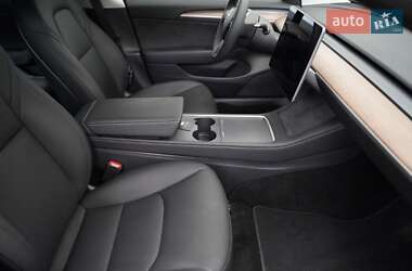 Седан Tesla Model 3 2023 в 