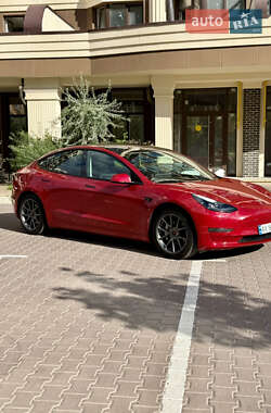Седан Tesla Model 3 2021 в 
