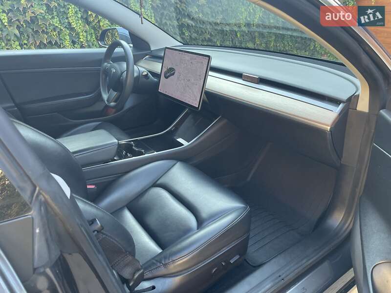 Седан Tesla Model 3 2019 в Львові фото 3 Седан Tesla Model 3 2019 в Львові
