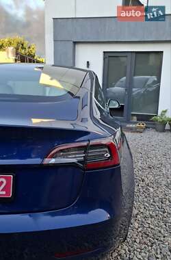 Седан Tesla Model 3 2019 в 