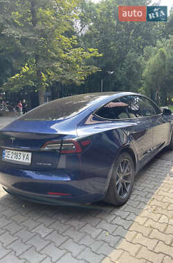 Седан Tesla Model 3 2018 в Чернівцях