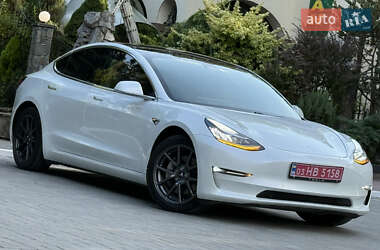 Седан Tesla Model 3 2020 в 
