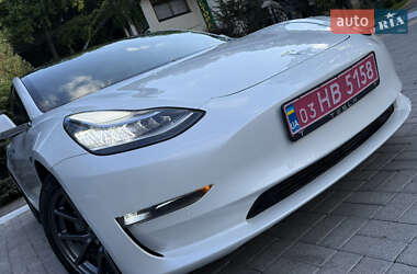 Седан Tesla Model 3 2020 в 