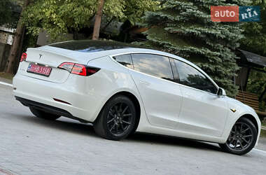 Седан Tesla Model 3 2020 в 