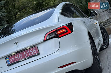 Седан Tesla Model 3 2020 в 