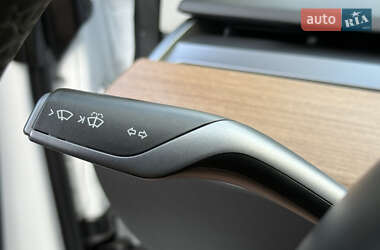 Седан Tesla Model 3 2020 в 