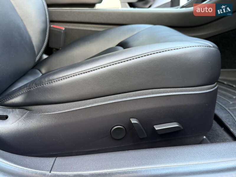 Седан Tesla Model 3 2020 в Дрогобыче