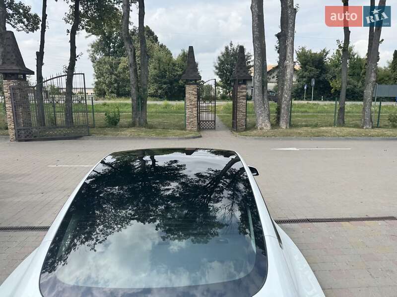 Седан Tesla Model 3 2022 в Стрые