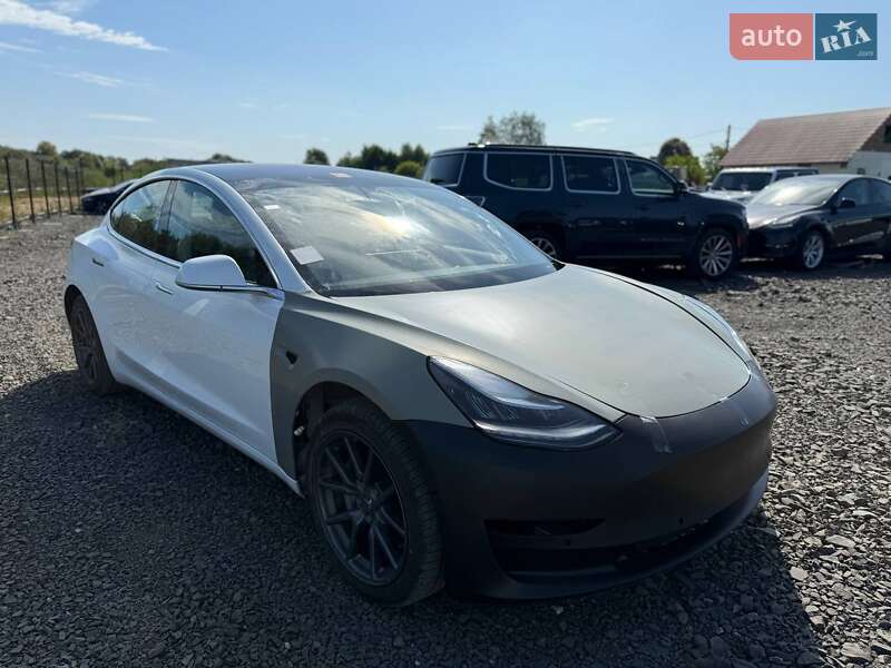 Tesla Model 3 2018
