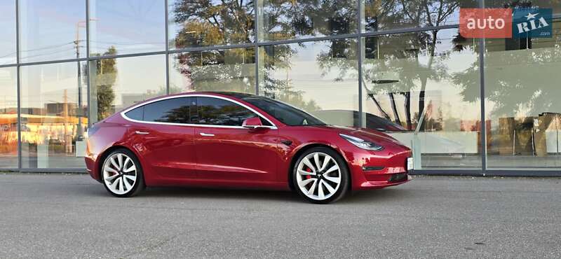 Седан Tesla Model 3 2018 в 