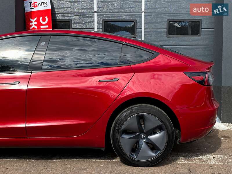 Седан Tesla Model 3 2018 в Києві
