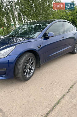 Седан Tesla Model 3 2021 в 