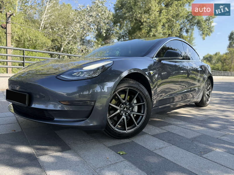 Седан Tesla Model 3 2019 в Днепре