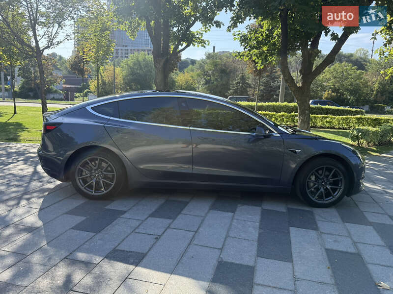 Седан Tesla Model 3 2019 в Днепре