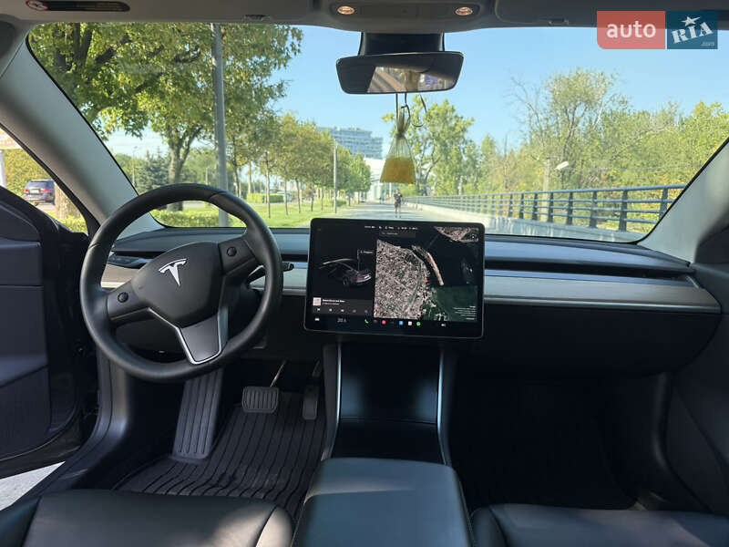 Седан Tesla Model 3 2019 в Днепре