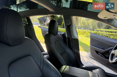 Седан Tesla Model 3 2019 в 
