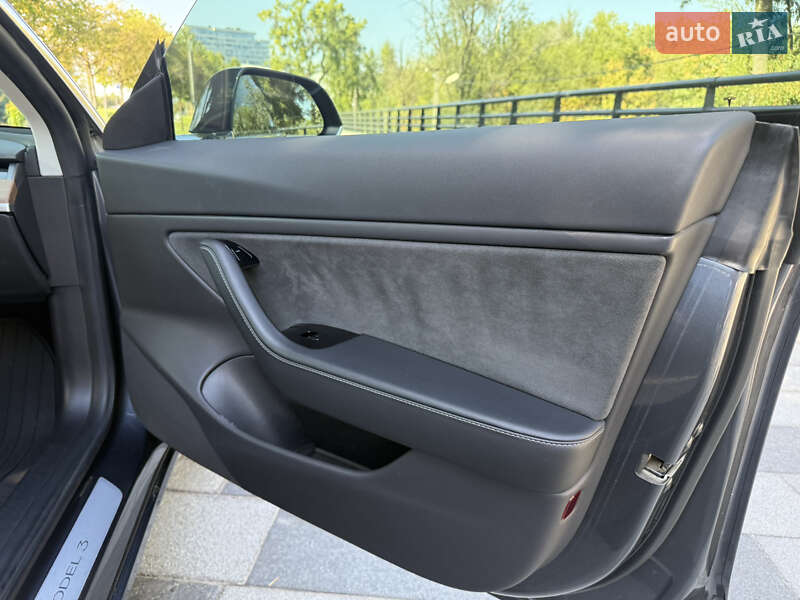 Седан Tesla Model 3 2019 в Днепре