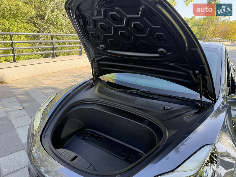 Седан Tesla Model 3 2019 в Днепре