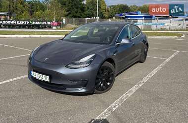 Седан Tesla Model 3 2019 в Киеве