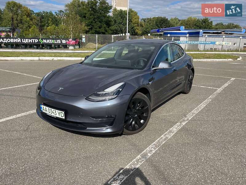 Седан Tesla Model 3 2019 в 