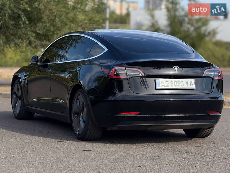 Седан Tesla Model 3 2019 в Кривому Розі